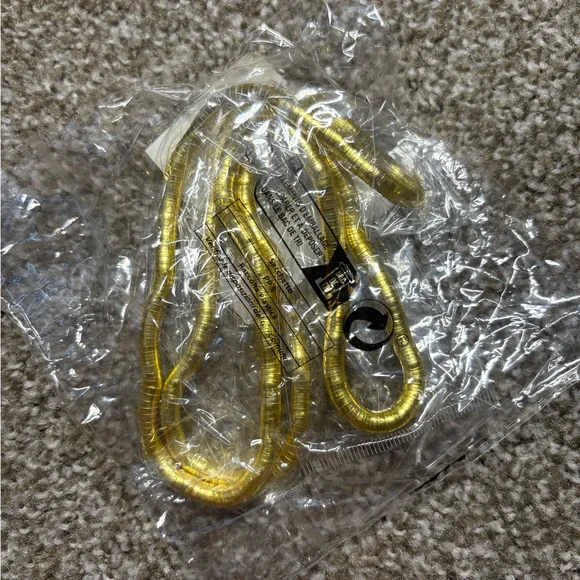 Elegant Gold Choker Necklace - Picture 4 of 4